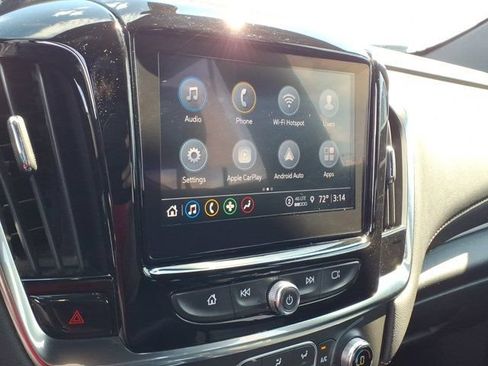 Used 2022 Chevrolet Traverse LT w/ Midnight/Sport Edition FWD image 11