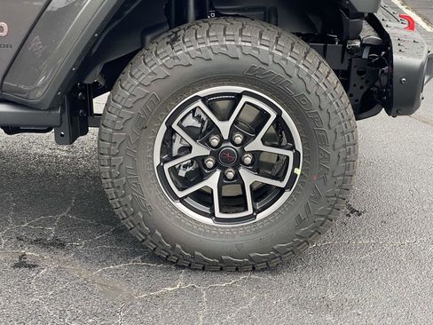 New 2025 Jeep Gladiator Rubicon image 33