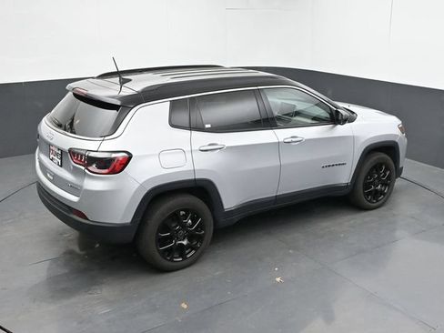 Used 2025 Jeep Compass Limited AWD/4WD image 36
