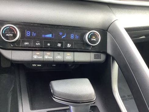 Certified 2023 Hyundai Elantra SEL w/ Preferred Accessory Package image 29