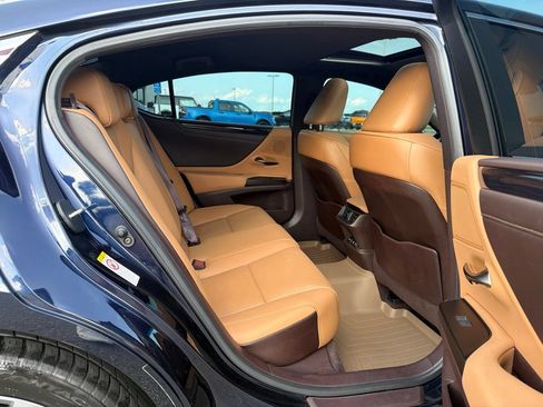 Used 2019 Lexus ES 350 w/ Premium Package FWD image 18