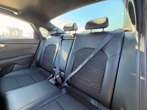 Used 2023 Kia Forte GT-Line w/ GT-Line Premium Package image 13