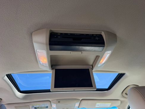 Used 2012 Toyota Sequoia Limited RWD image 36
