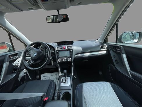 Used 2016 Subaru Forester 2.5i Premium w/ All-Weather Package AWD/4WD image 9
