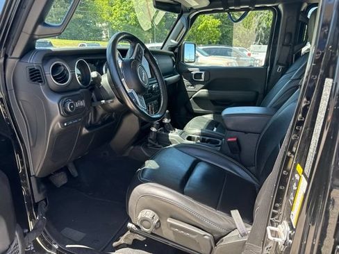 Used 2022 Jeep Wrangler Unlimited Sahara w/ Cold Weather Group AWD/4WD image 10