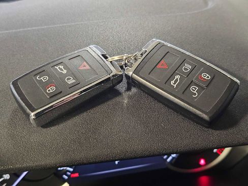 Used 2023 Land Rover Range Rover Evoque SE AWD/4WD image 38