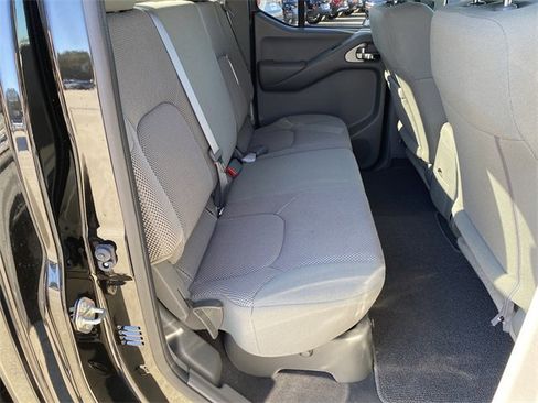 Used 2020 Nissan Frontier SV image 26