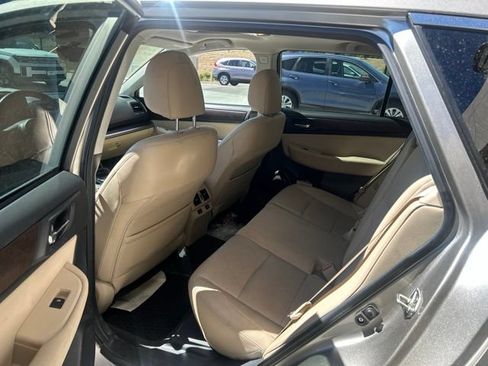 Used 2017 Subaru Outback 3.6R Limited AWD/4WD image 10