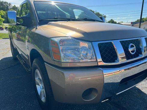 Used 2004 Nissan Titan SE AWD/4WD image 4