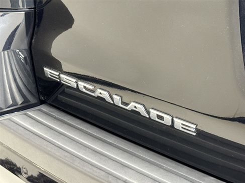 Used 2018 Cadillac Escalade Premium Luxury image 37