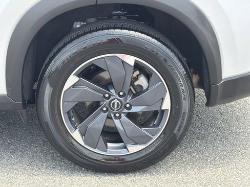 Used 2025 Nissan Rogue SV FWD image 20