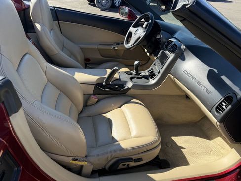Used 2006 Chevrolet Corvette Convertible w/ Preferred Equipment Group RWD image 16