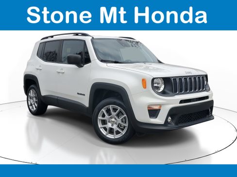 Used 2022 Jeep Renegade Latitude image 1