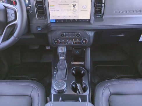 New 2025 Ford Bronco Badlands image 18