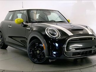 Used 2024 MINI Cooper SE FWD video 1