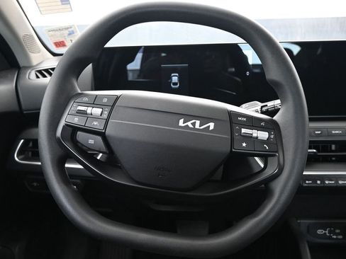 Used 2025 Kia K4 LXS FWD image 26