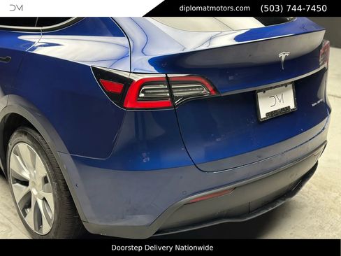 Used 2021 Tesla Model Y Long Range image 15