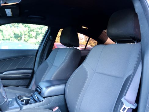 Used 2020 Dodge Charger SXT w/ Blacktop Package image 17