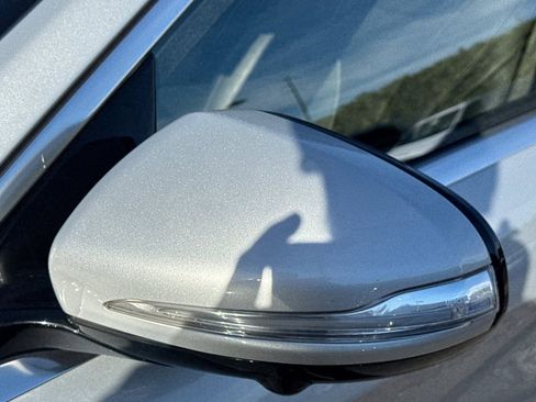 Used 2015 Mercedes-Benz S 550 Sedan image 16