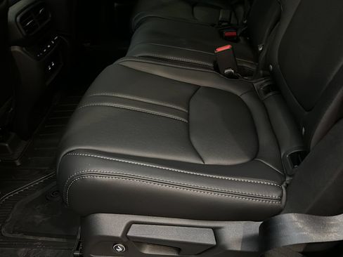 New 2026 Honda Pilot Touring image 17
