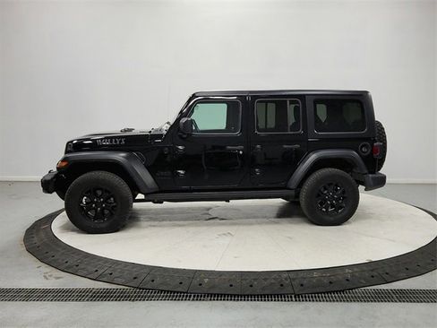 Used 2021 Jeep Wrangler Unlimited Willys image 4