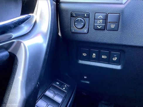 Used 2023 Lexus GX 460 Premium w/ Premium Package AWD/4WD image 36