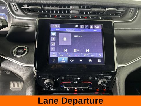 Used 2023 Jeep Grand Cherokee L Laredo AWD/4WD image 19