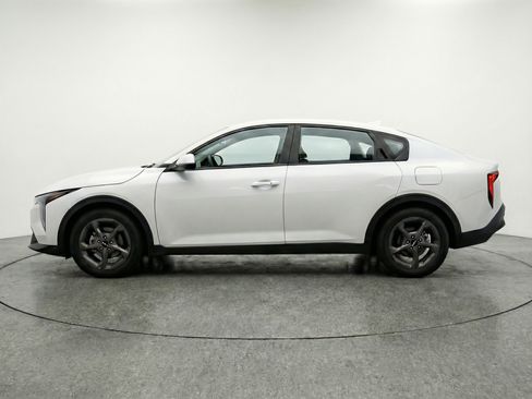 Used 2025 Kia K4 LXS FWD image 5