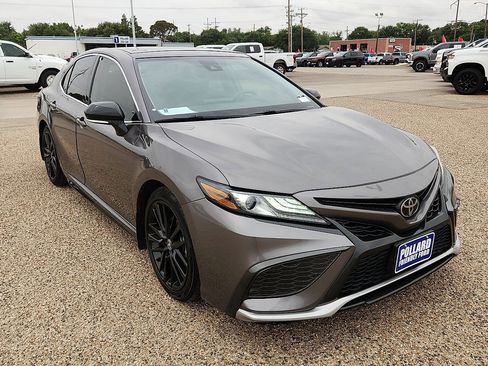 Used 2021 Toyota Camry XSE FWD image 4