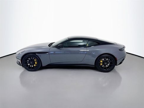 Used 2022 Aston Martin DB11 Coupe image 4
