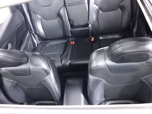 Used 2019 Jeep Cherokee Limited AWD/4WD image 31