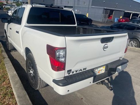 Used 2023 Nissan Titan SV RWD image 5