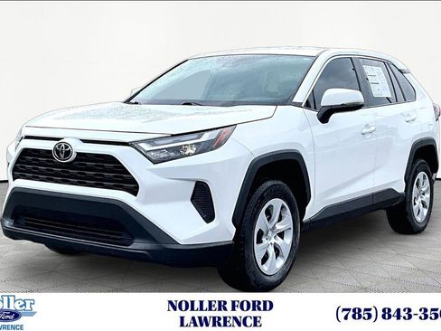 Used 2025 Toyota RAV4 LE AWD/4WD image 1