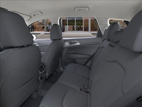 New 2025 Kia Sportage LX image 18