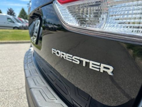 Used 2020 Subaru Forester Premium AWD/4WD image 11