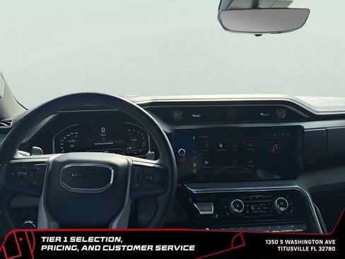 Used 2023 GMC Sierra 1500 Denali w/ Technology Package AWD/4WD image 10