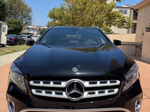 Used 2019 Mercedes-Benz GLA 250 4MATIC image 2