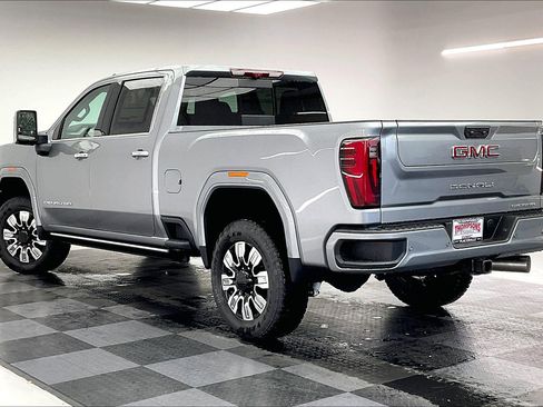 New 2026 GMC Sierra 2500 Denali w/ Denali Reserve Package image 2