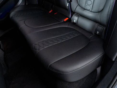 Used 2025 BMW X6 M Competition w/ Executive Package image 29