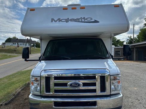 Used 2017 Ford E-350 and Econoline 350 Super Duty w/ Motorhome Prep Package image 9