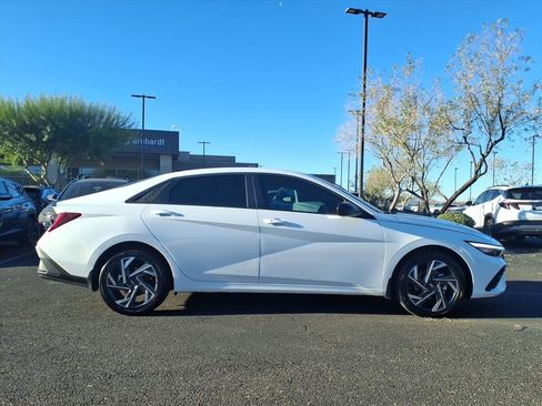 Certified 2025 Hyundai Elantra SEL image 7