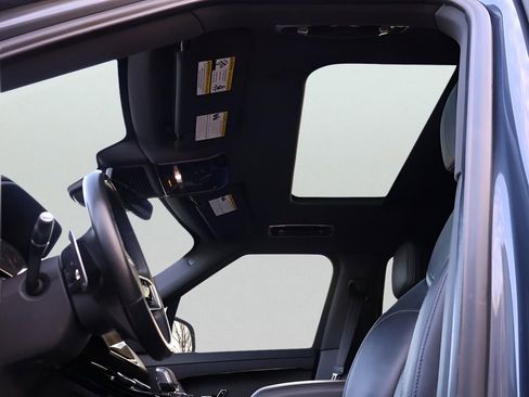 Used 2023 Land Rover Range Rover Sport SE image 38