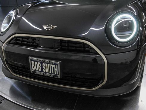 Used 2025 MINI Cooper 2-Door Hardtop image 12