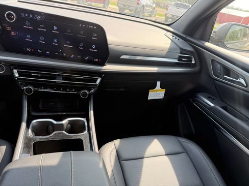 Used 2026 Chevrolet Traverse LT w/ Sun and Wheel Package AWD/4WD image 25