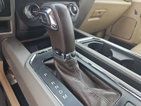 Used 2019 Ford F150 Lariat w/ Equipment Group 502A Luxury AWD/4WD image 23