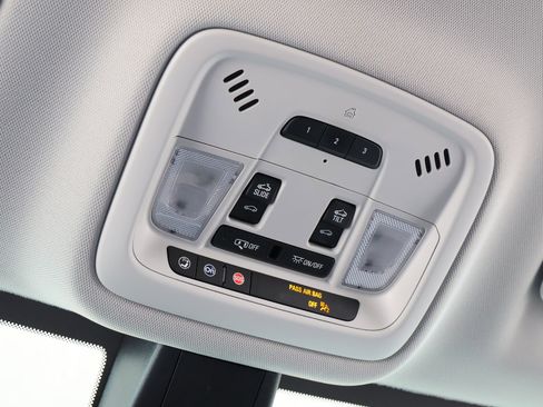 Used 2021 Chevrolet Traverse Premier w/ Redline Edition image 59