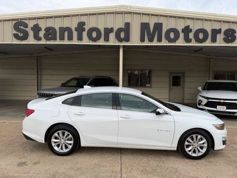 Used 2025 Chevrolet Malibu LT FWD image 1