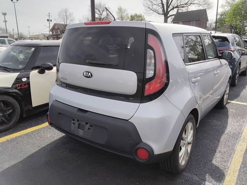 Used 2015 Kia Soul + image 5
