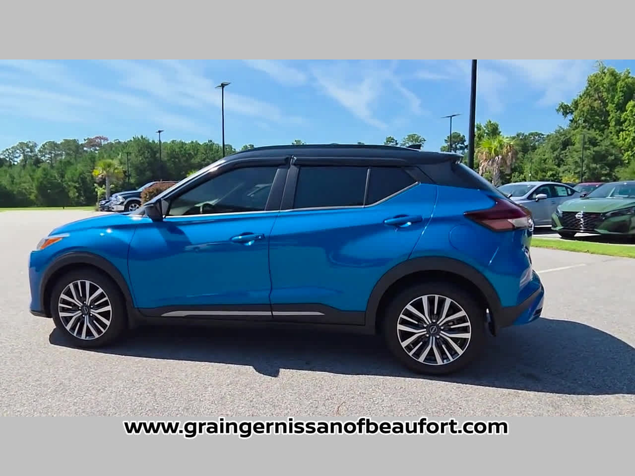 Used 2023 Nissan Kicks SR w/ SR Premium Package FWD image 25
