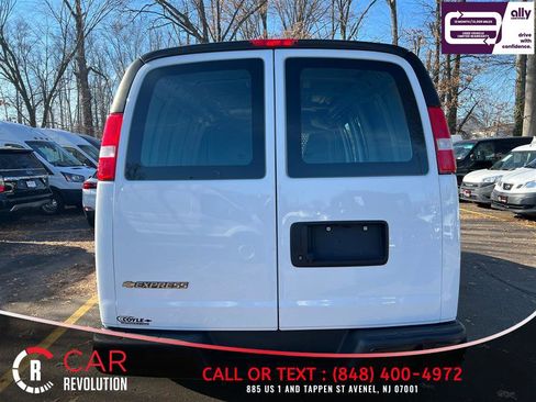 Used 2021 Chevrolet Express 2500 w/ Driver Convenience Package RWD image 5